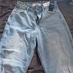 Hollister High Rise Mom Jeans